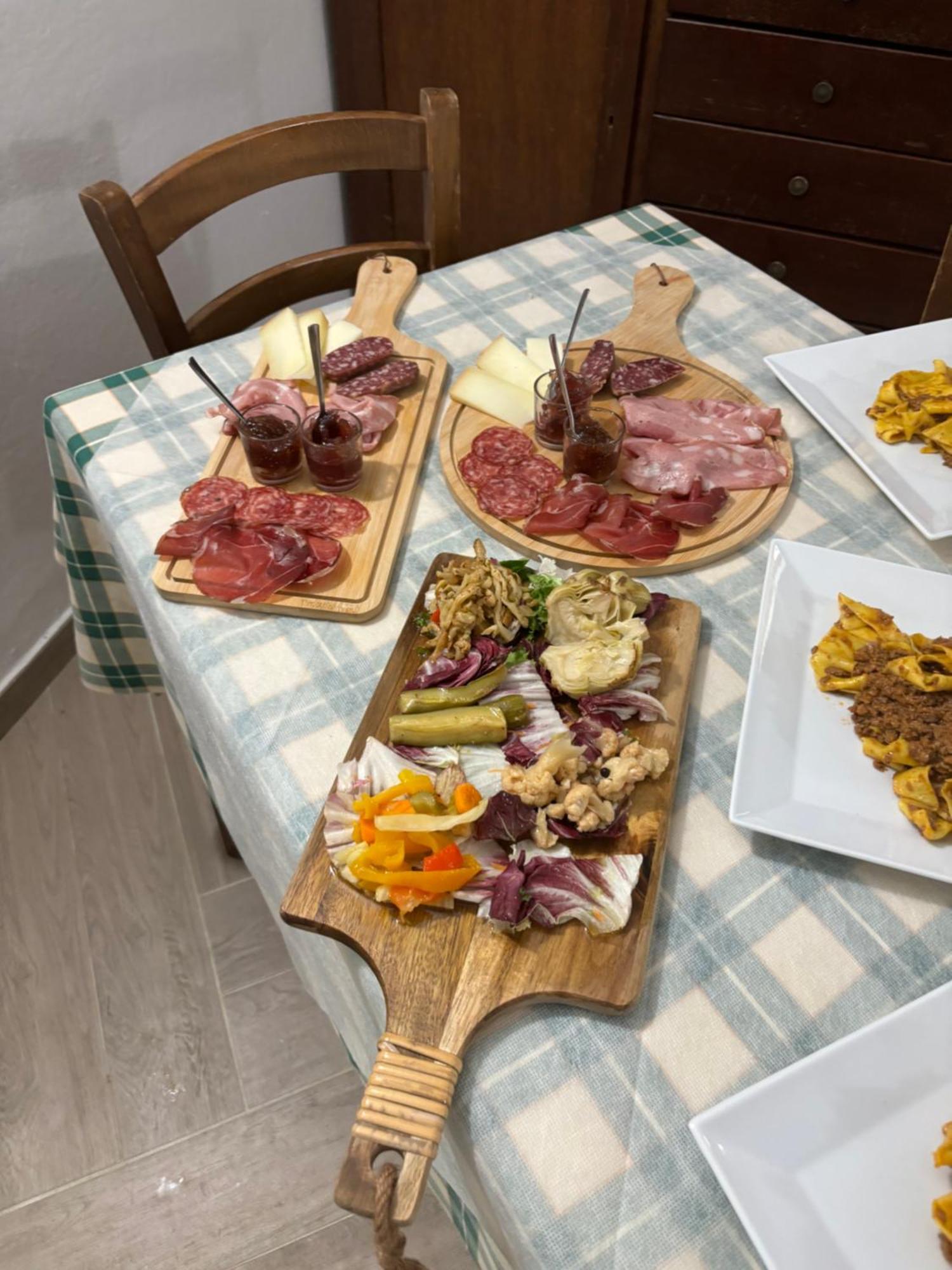Tana Del Cinghiale Hotel Tirli