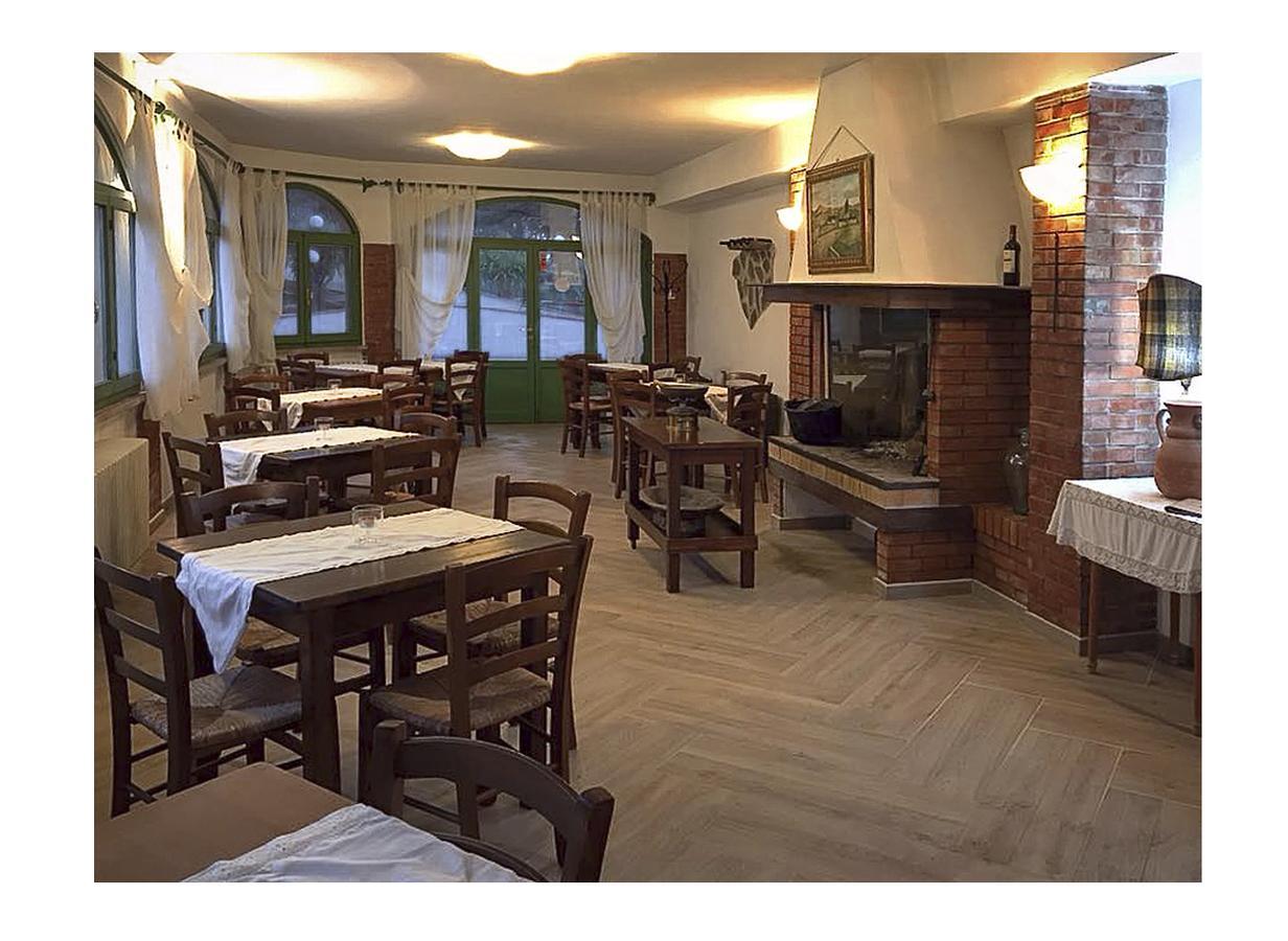 Tana Del Cinghiale Hotel Tirli